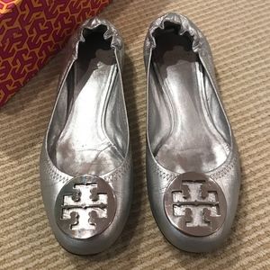 Tory Burch Reva Flat - Metallic Silver